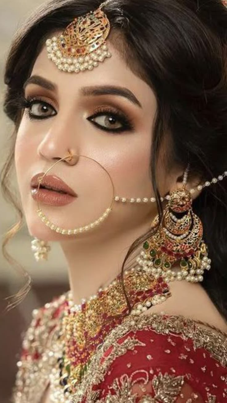 HINDGREY – Premium Bridal Eye Lenses