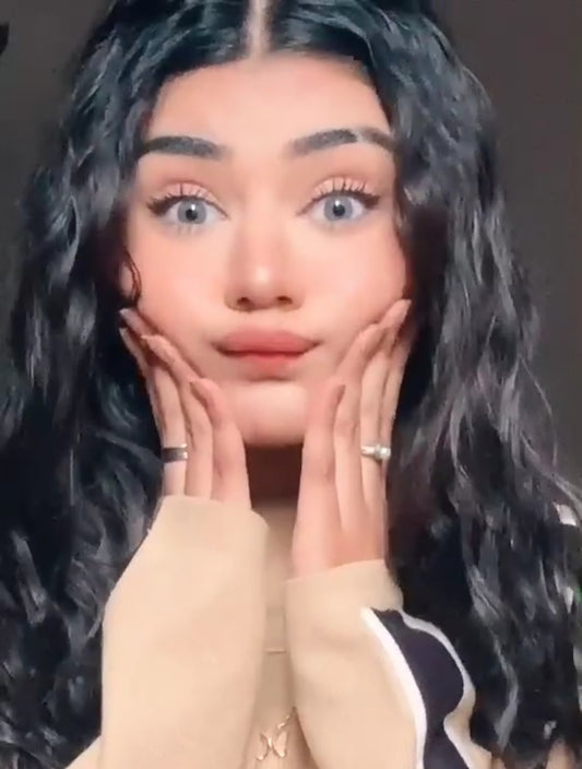 AREEKA HAQ FAVOURITE 😍 LENS SHADE : ICY GREY EYES